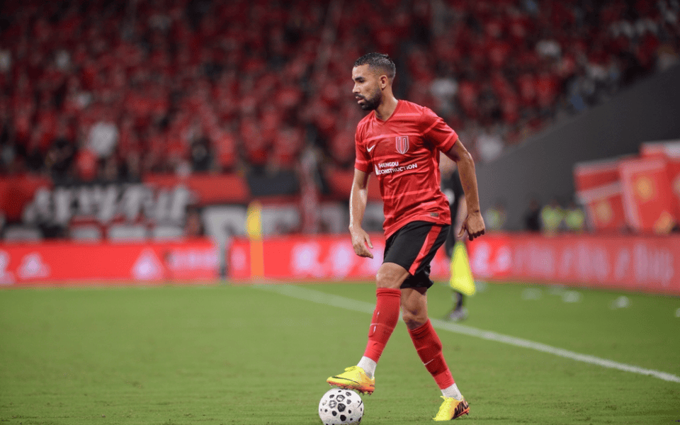 欧联倒计时；成都蓉城今晨门线救险；细节引发关注；气氛紧张；阵容厚度经受考验 