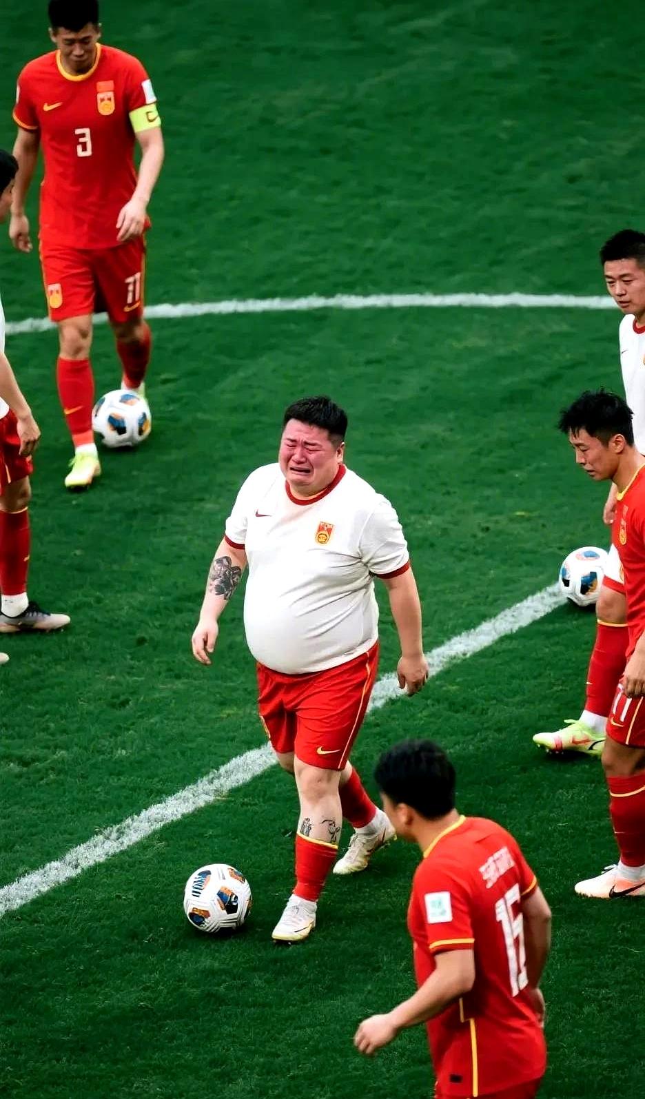 友博网站 -今夜那不勒斯调整名单以备足总杯；主帅复盘环节打磨；管理层满意；阵容厚度经受考验(那不勒斯主力球员名单排行)