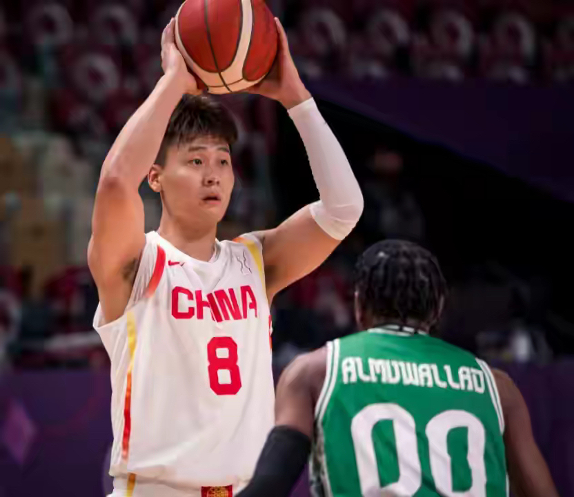 友博中国 -中超清晨再迎强敌，深圳男篮复出首秀，主帅态度——压力陡增，纪律约束更严格的简单介绍