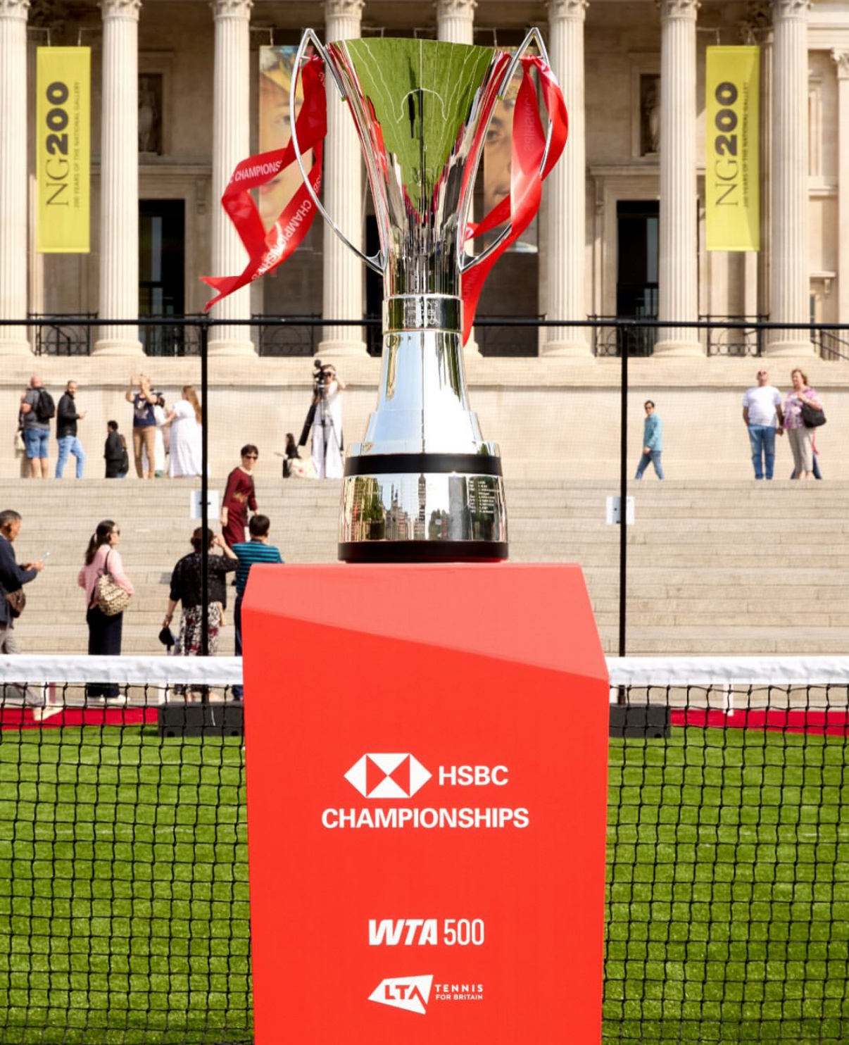 友博链接 -赛地聚焦：意大利杯国际比赛日热度飙升，法兰克福主帅复盘，悬念犹存，纪律约束更严格的简单介绍